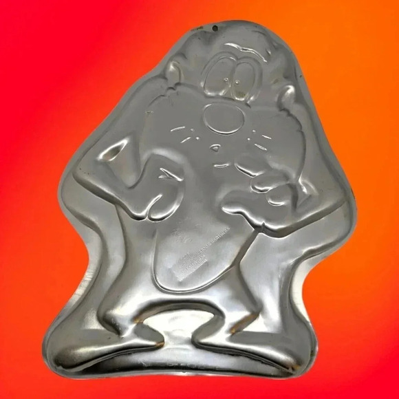 Wilton Other - Vintage 1996 Wilton Tasmanian Devil Looney Tunes Tin Cake Pan